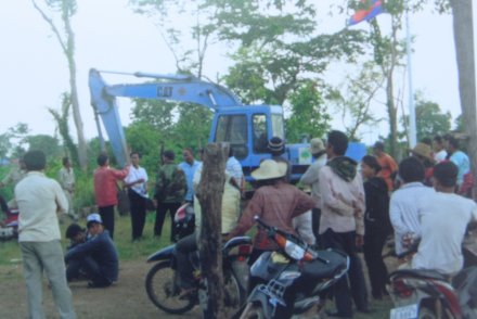 ពល​រដ្ឋ​រាប់​រយគ្រួសារ​នៅស្រុក​ពញ្ញាឮ ​បិទ​ផ្លូ​វជាតិ​លេខ៥ ​ដើម្បី​ទាមទារ​​ឲ្យ​រដ្ឋាភិបាល និង​ស្ថាប័ន​ពាក់​ព័ន្ធជួយរកដំណោះស្រាយដីធ្លី​